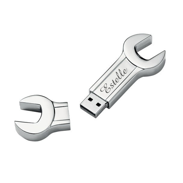 8 GB gravert minnepenn i skiftenøkkelform 8 GB gravert minnepenn i skiftenøkkelform