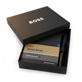 Gavesett fra Hugo Boss med notatbok og kulepenn Gavesett fra Hugo Boss med notatbok og kulepenn