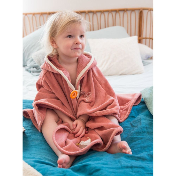 Personlig badeponcho for barn – Marsala Ekorn Personlig badeponcho for barn – Marsala Ekorn