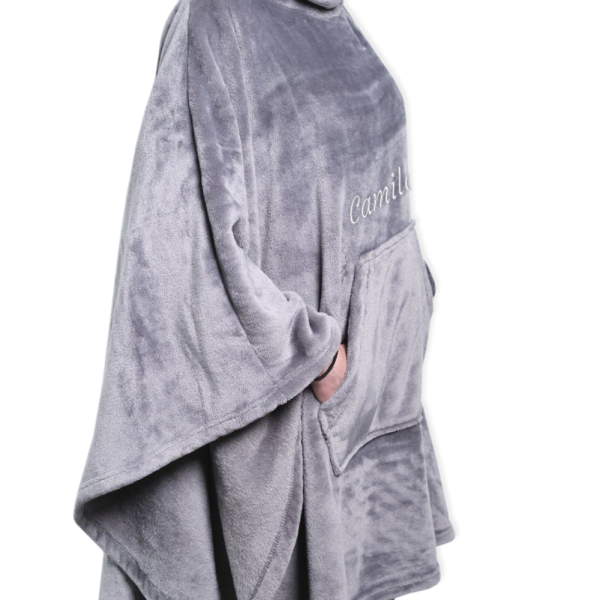 Personlig antrasittfarget fleeceponcho-pledd Personlig antrasittfarget fleeceponcho-pledd