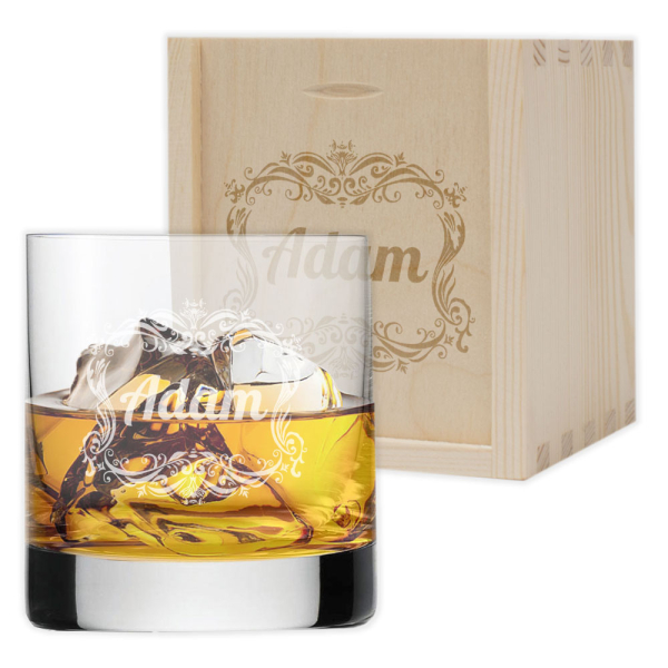 Whiskyglass gravert med initial Whiskyglass gravert med initial
