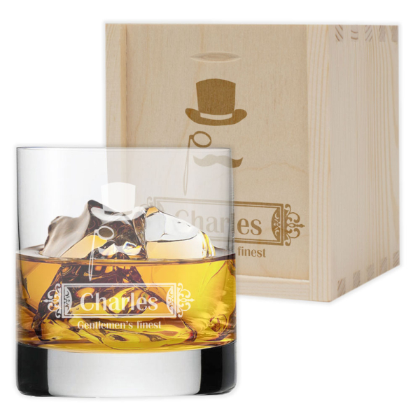 Whiskyglass gravert med navn Whiskyglass gravert med navn