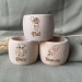 Gravert serviettring i tre – kosmosdesign Gravert serviettring i tre – kosmosdesign