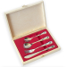 Gavesett gravemaskin med personalisert bestikk Gavesett gravemaskin med personalisert bestikk