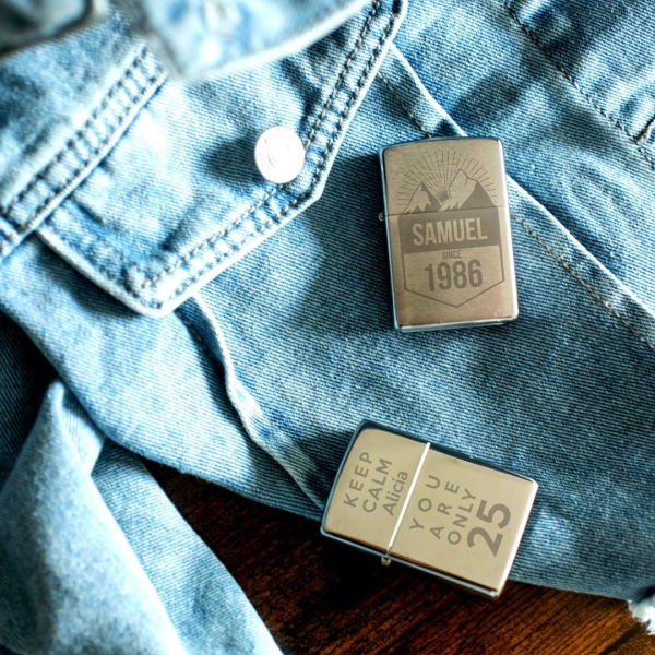 Personlig Zippo&reg; jubileumslighter
